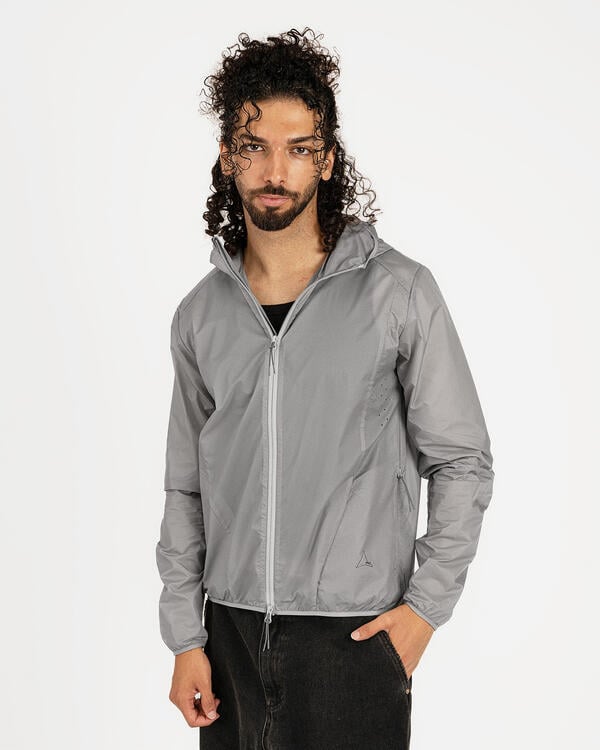 ウォーキング・ランニングウェア ROA Hue Packable Wind Jacket - Grey ROA Hue Packable Wind Jacket | RBMW0538FA355-GRY0001 | AFEW STORE